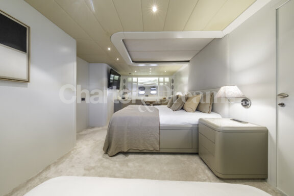 TRINITI gallery image