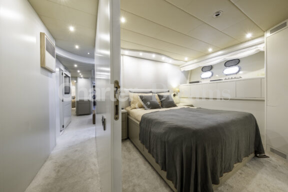 TRINITI gallery image