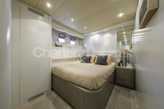 TRINITI gallery image